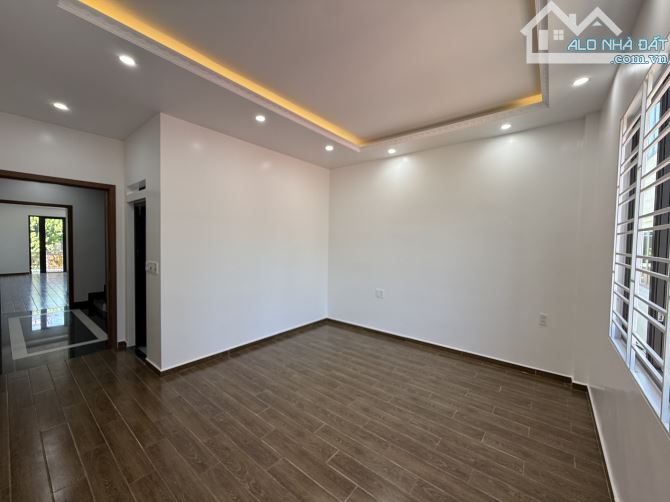 Bán nhà Ngô Gia Tự 4 tầng độc lập Thang Máy đường 12m - 6
