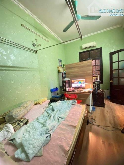 Bán nhà Kim Ngưu 45/50m2, 4T, mt 4.9m phân lô, oto vào nhà, kd văn phòng. Giá 14.6 tỷ