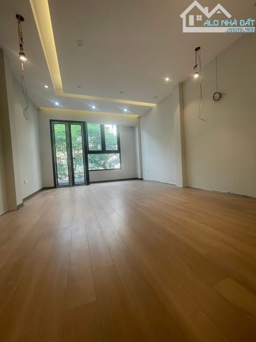 Hoàng Cầu, 62m2, nhà đẹp, trước nhà ô tô tránh, gara, thoáng trước sau - 6