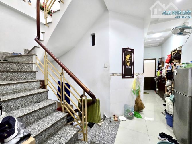 MẶT TIỀN HẺM 8M KD - ĐƯỜNG NGUYỄN CẢNH CHÂN, NGUYỄN TRÃI - Q.1 -DT:87M2 - 5 TẦNG, CHỈ 18TỶ - 6