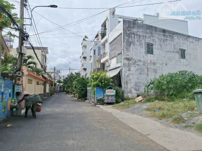 CHDV 15 PHÒNG - ĐANG SẴN DÒNG TIỀN - NGAY SÁT CẠNH CHỢ THỦ ĐỨC - 6