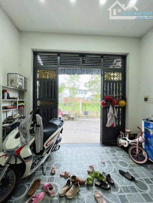 ĐƯỜNG ÔTÔ QUẬN 12,ĐỐI DIỆN CÔNG VIÊN, LẦU TRỆT 2PN, 2WC NHỈNH 4 TỶ - 7