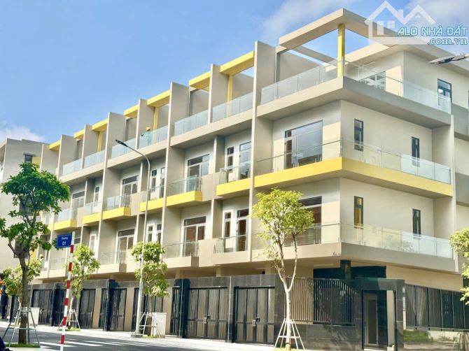 Nhà phố Bcons ngay cạnh Depot Metro, DT 72m2 - 230m2 - Giá gốc CDT ck 6.7% - 6