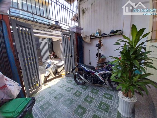 Nhà 2 TẦNG HẺM XE HƠI THÔNG ĐÔNG THẠNH GẦN CHỢ VỊ TRÍ ĐẸP NHÀ MỚI Ở NGAY - 7
