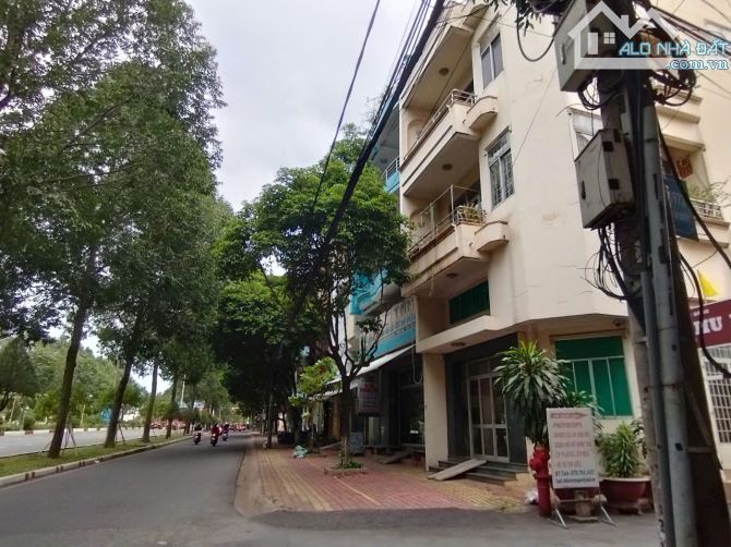 CẦN BÁN NHÀ  Mặt tiền ngay ngã 4 Cổng 2 Sân Bay Biên Hòa, Nguyễn Ái Quốc - 7
