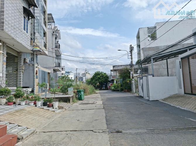 CHDV 15 PHÒNG - ĐANG SẴN DÒNG TIỀN - NGAY SÁT CẠNH CHỢ THỦ ĐỨC - 7