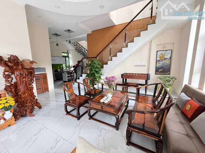 Bán Gấp Villa Hoàn Công Mới Tinh 200m2 Ngang 12m Đường Ô Tô 4m Cách Chợ Đà Lạt Chỉ 5 Phút - 8