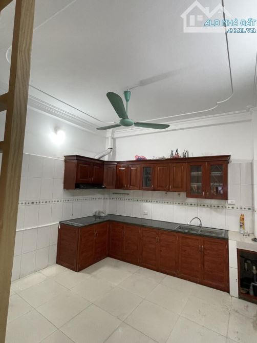 CHỈ 8,9 Tỷ _ 5 Tầng- lô Góc _Tây Trà_Ngõ Thông ô tô vào _ 41m - Tiện ích đầy đủ - 8