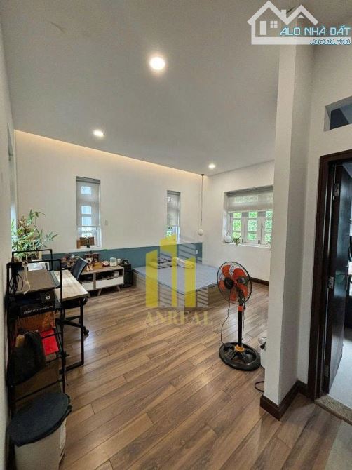Cho thuê biệt thự căn góc đầy đủ nội thất 60 triệu - đường Trần Não - 8
