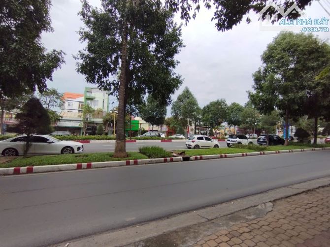 CẦN BÁN NHÀ  Mặt tiền ngay ngã 4 Cổng 2 Sân Bay Biên Hòa, Nguyễn Ái Quốc - 8