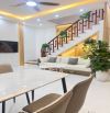 La phù 40m2 nhà 4 tầng mt 5.6m- giá chỉ 5 tỷ- dân trí cao tiện ích bạt ngàn