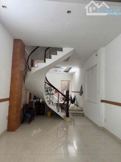 Bán Nhà đường 3643B  đường   nội bộ phạm thế hiển - 76m.2- 4m x 19m - 3 lầu -  F7 Q8