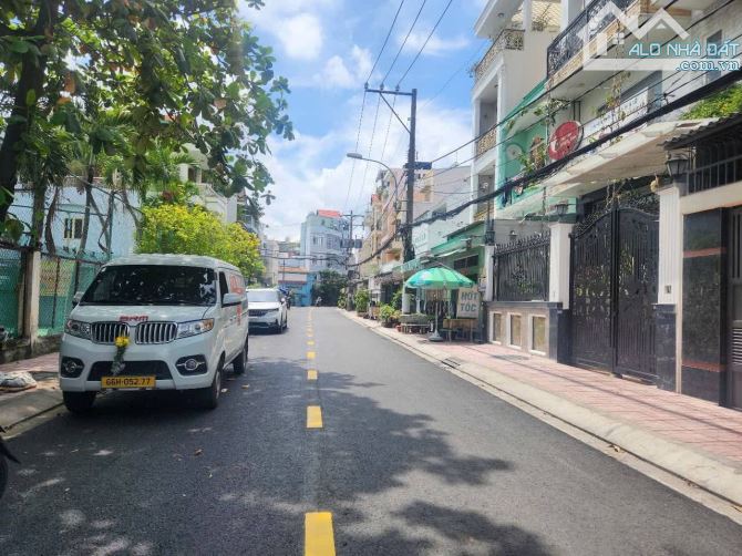 Bán nhà Mặt tiền CXPLD chợ Hồ Trọng Quý 64m2, 4 tầng mới tinh vào ở ngay chỉ 11t.