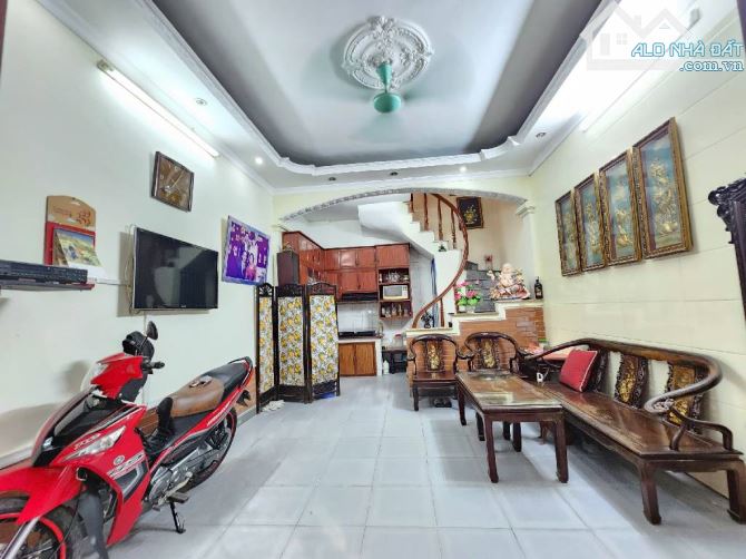 Bán nhà nguyễn chính 26m2 5 tầng mt 4m – ô tô đỗ 10m- giá 5.25 tỷ