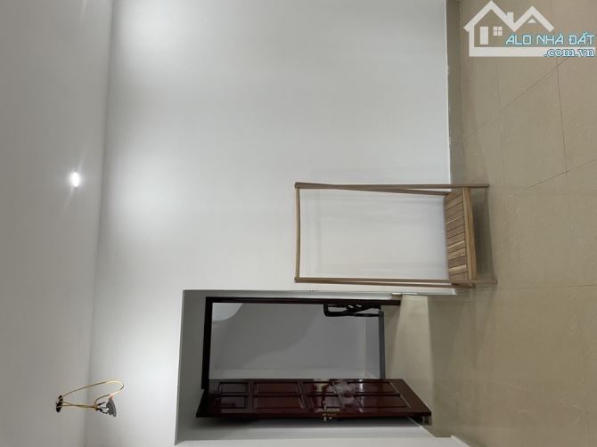 HÀNG HIẾM NGHĨA LỘ YÊN NGHĨA 38M2 5 TẦNG GIÁ CHƯA TỚI 5 TỶ