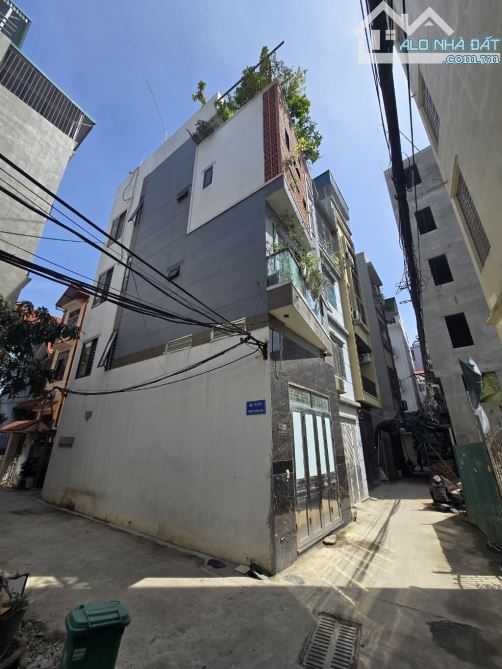 KHU VỰC CẦU DIỄN, NGÃ TƯ NHỔN - LÔ GÓC 2 THOÁNG VĨNH VIỄN VF3 ĐỖ CỬA - NHÀ ĐẸP Ở SƯỚNG