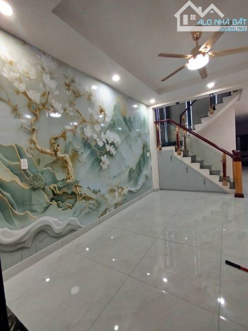 Bán gấp nhà đẹp ở ngay Chánh Hưng, xe hơi đỗ cửa, 64m2, SHR, chỉ 9.8 tỷ.(TL).