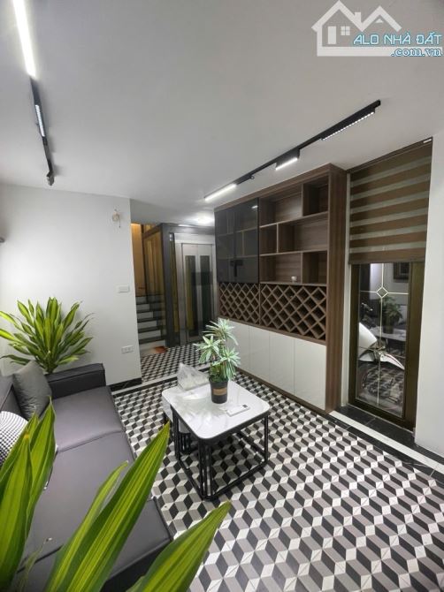 B.ÁN NH.À Tây Sơn - Đống Đa, 6 TẦNG, THANG MÁY, GẦN PHỐ, 2 THOÁNG, ĐỦ NỘI THẤT 10.5 tỷ.