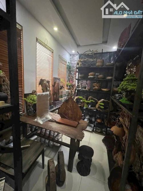 GẤP BÁN NHÀ HẺM XE HƠI NGAY QUỐC LỘ 13 HIỆP BÌNH PHƯỚC,  2 TẦNG, DT 97M2, NHỈNH 5TỶ .
