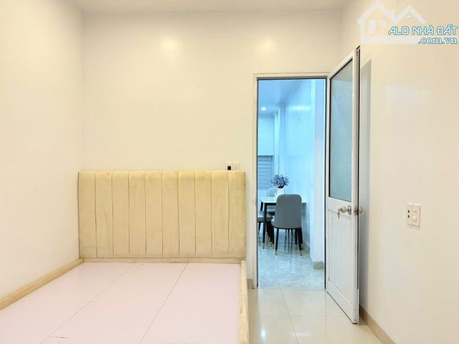 Bán nhà 3 tầng mặt đường Vũ Chí Thắng