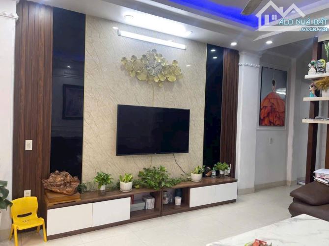 Bán nhà-MP Chu Văn An,Vị trí đẹp,ô tô đỗ cửa,KD có dòng tiền 20tr/tháng,DT:70m,Gía:7.5tỉ