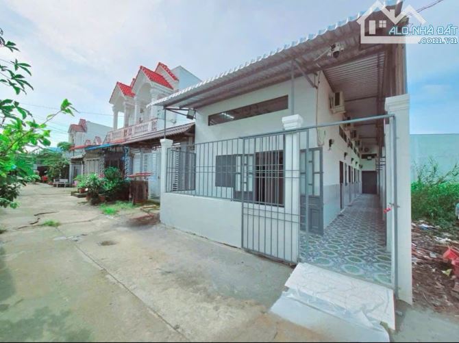 Chú Tư cần tiền nên bán dãy trọ 6 Phòng ngay Tân Thông Hội - Củ Chi. Giá 800 triệu.