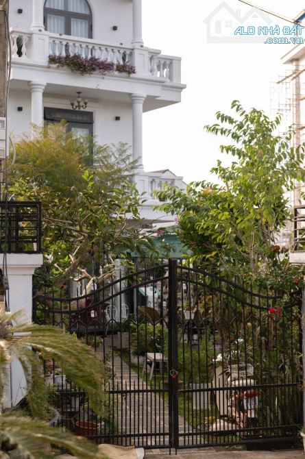 bán villa/ biệt thự Lý Nam Đế, diện tích 369m2, 11 phòng ngủ, sổ hồng riêng