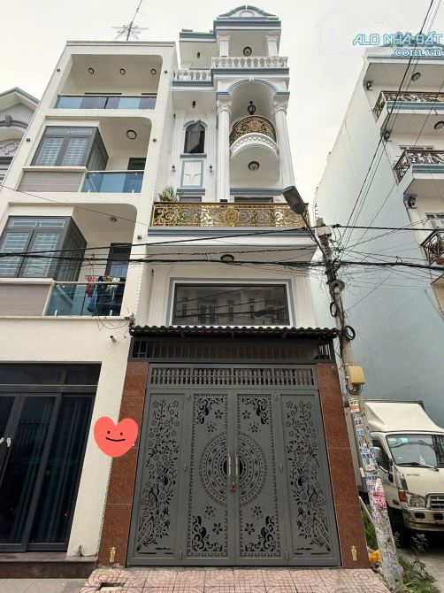 NHÀ PHỐ QUẬN 12: VỊ TRÍ VÀNG, NỘI THẤT CAO CẤP, GIÁ TỐT NHẤT KHU VỰC!