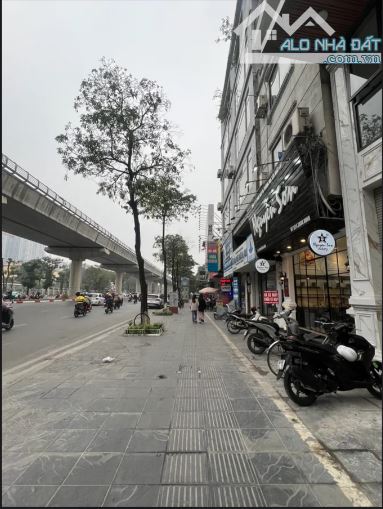 Bán nhà mặt phố Hồ Tùng Mậu, Cầu Giấy, Hà Nội. Diện tích 56m2. Giá 39 tỷ. Kinh doanh đỉnh