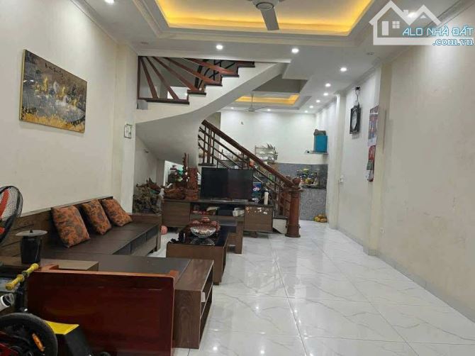 🏡 Chính chủ gửi bán nhà Đại Mỗ – 35m² – 5 tầng – hơn 5 tỷ