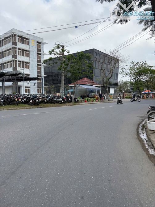 Bán Đất 2 Mặt Tiền 304m2 Có Sẵn Giấy Phép 6 Tầng Căn Hộ. Ngay Đại Học Duy Tân Và Bến Xe