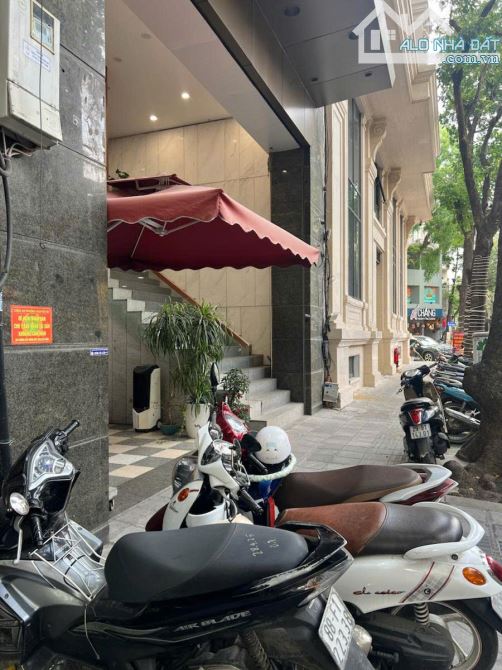 Tòa nhà văn phòng 11 tầng mặt phố Triệu Việt Vương đẹp long lanh, 2 tầng hầm để xe 190 tỷ