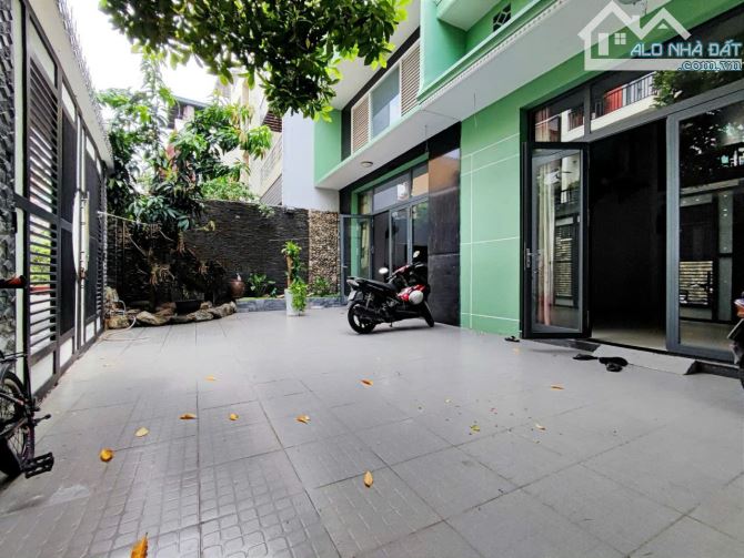 10x15.5m NHÀ 2 mặt tiền có hẻm sau   93C VÕ VĂN TẦN, P. VÕ THỊ SÁU, QUẬN 3