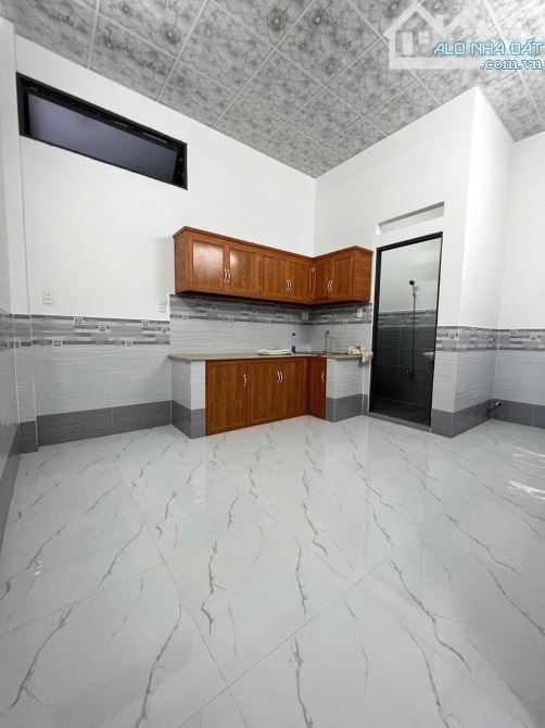 Bán că nhà đang cho thuê ngay tân Xuân 6 Hóc môn 980triệu Sổ Hồng riêng Sẵn 109m2 Bao Phí