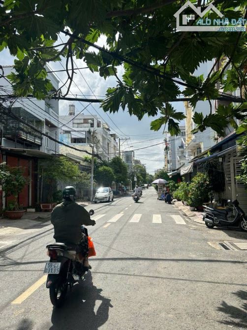 LÔ ĐẤT MẶT TIỀN TÂN HƯƠNG ĐÔ ĐỐC LONG - 8,3x19 - 158M2 - TIỆN XÂY CHDV - GIÁ 15.X TỶ
