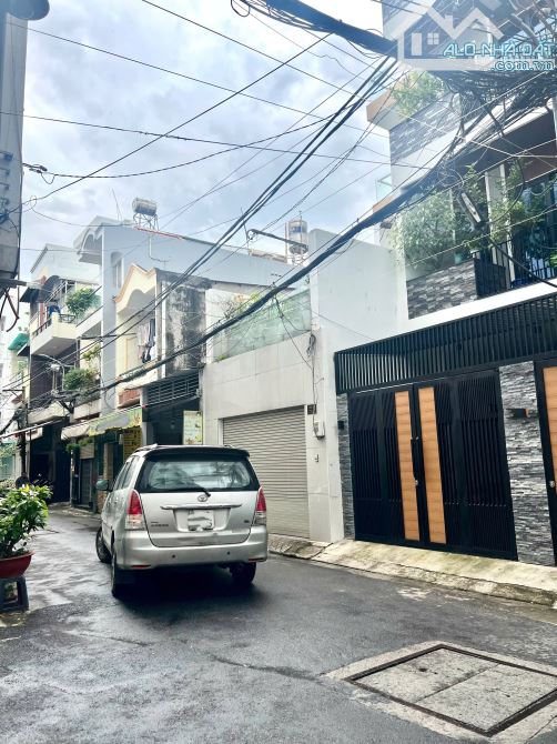 Phú Nhuận, giáp Q3, 3 Tầng, ngang gần 6m, 96m2, khu Vip Huỳnh Văn Bánh Lê Văn Sỹ, 13.45 Tỷ