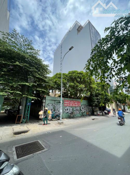 Bán nhà nát mặt tiền đường Hồ Hảo Hớn, DT: 12.5*65m (703m2). GPXD: 2 hầm - 14 tầng