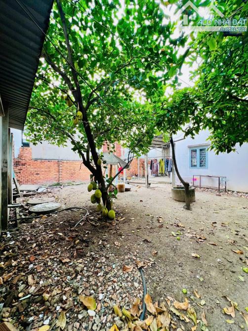 BÁN GẤP NHÀ BÀ ĐIỂM, HÓC MÔN-328M2, NGANG 8.3M, NỞ HẬU, HẺM XE HƠI GẦN MT GIÁ CHỈ 8 TỶ