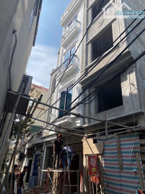 Ngay đấu giá Huỳnh Cung,37m 5 tầng 5.2 tỷ,ngõ thông ô tô