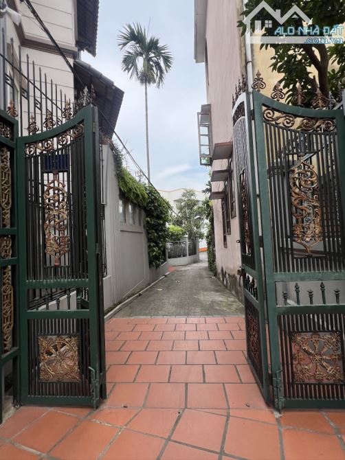 CHỈ VỚI GIÁ 5 TỶ NHỈNH,SỞ HỮU MẢNH ĐẤT HIẾM TẠI NGỌC THỤY,LONG BIÊN -NGÕ Ô TÔ QUAY ĐẦU VÀO
