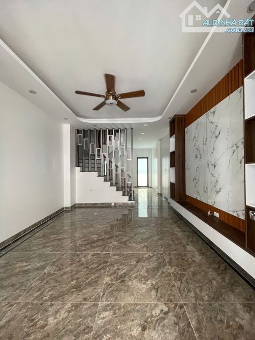 Siêu phẩm, nhà đẹp Hưng Đạo Quốc Oai,ô tô vào nhà, DT 70m2,4tầng. Giá 4.55 tỷ