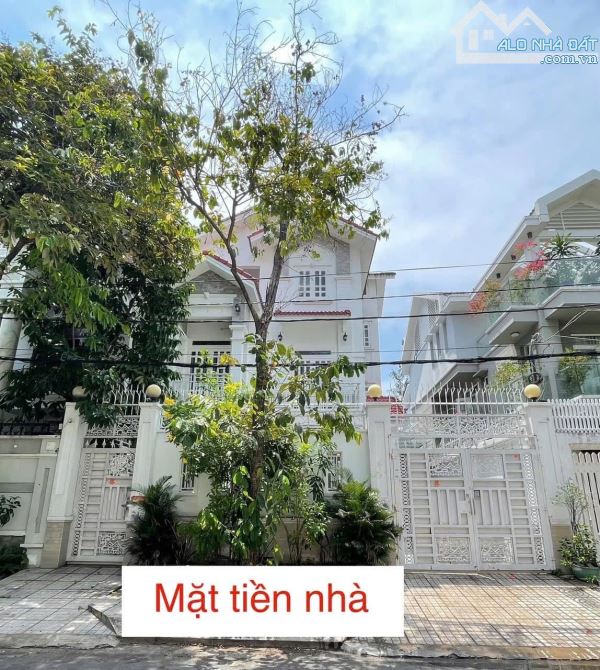 BIỆT THỰ SÂN VƯỜN 200M2 - KHU DC TRUNG SƠN - BÌNH CHÁNH - GẦN VÒNG XOAY TRUNG SƠN - LOTTE