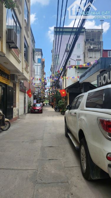 🔥🔥BÁN ĐẤT TẶNG NHÀ - VÀI BƯỚC RA MẶT ĐƯỜNG KIM MÃ - HÀNG XÓM DAEWOO