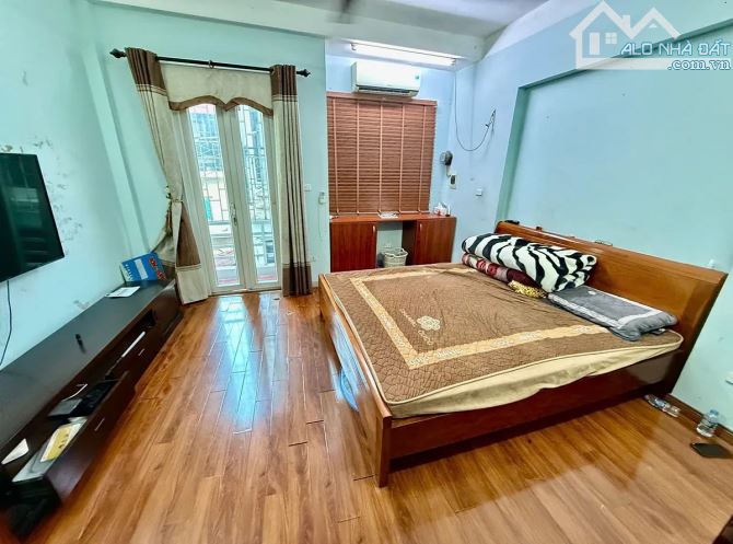 Bán nhà Yên Hóa mặt ngõ nông, dân xây khung cột chắc chắn