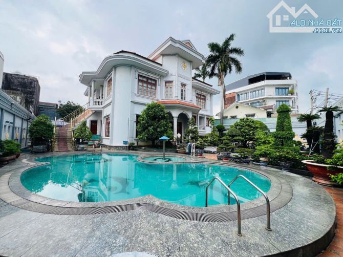 Bán Biệt thự hồ bơi hơn 1000m2 -  Nguyễn Ư Dĩ ngay bờ sông Thảo Điền Thủ Đức 3 tầng