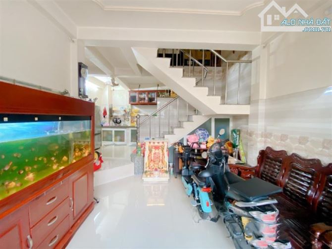 Nhà Mới Đẹp Cách 1 Căn Ra Mặt Tiền -5PN- Ngang Khủng 10,5m - Nở Hậu Tài Lộc - 6tỷ TL Tốt