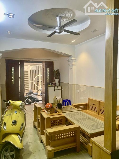 Xuân Thủy - 51m²*4 Tầng - Lô Góc - Kinh Doanh Đỉnh - Ô Tô Qua Nhà - 13.2 Tỷ (TL)