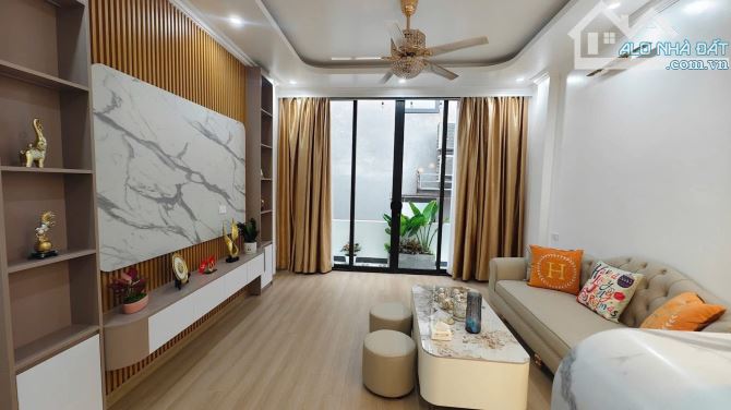 Thái Hà, DT 45M2x5T, MT 4M, giá 16.8 tỷ   SIÊU PHẨM NHÀ ĐẸP - NHÀ MỚI - PHÂN LÔ CÁN BỘ