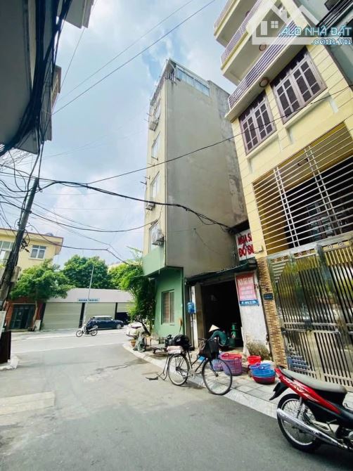 NHÀ ĐẸP DÂN XÂY QUÂN NGỰA BA ĐÌNH 57M 20TỶ 6T MT 3.5M NGÕ NÔNG GẦN PHỐ ÔTÔ TRÁNH