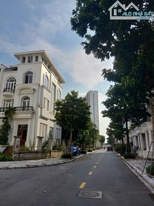 Chính chủ giảm 1 tỷ bán nhanh 105m2 6 tầng lô góc Louis Đại Mỗ, liên hệ ngay để xem nhà ạh